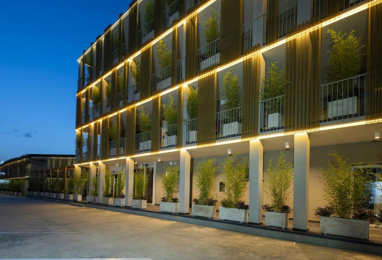 נולה Hotel Xbusiness מראה חיצוני תמונה
