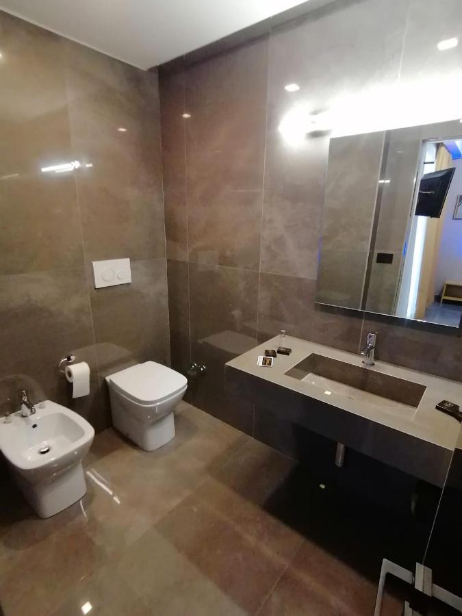 נולה Hotel Xbusiness מראה חיצוני תמונה