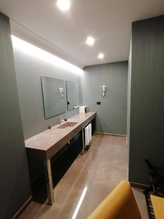 נולה Hotel Xbusiness מראה חיצוני תמונה